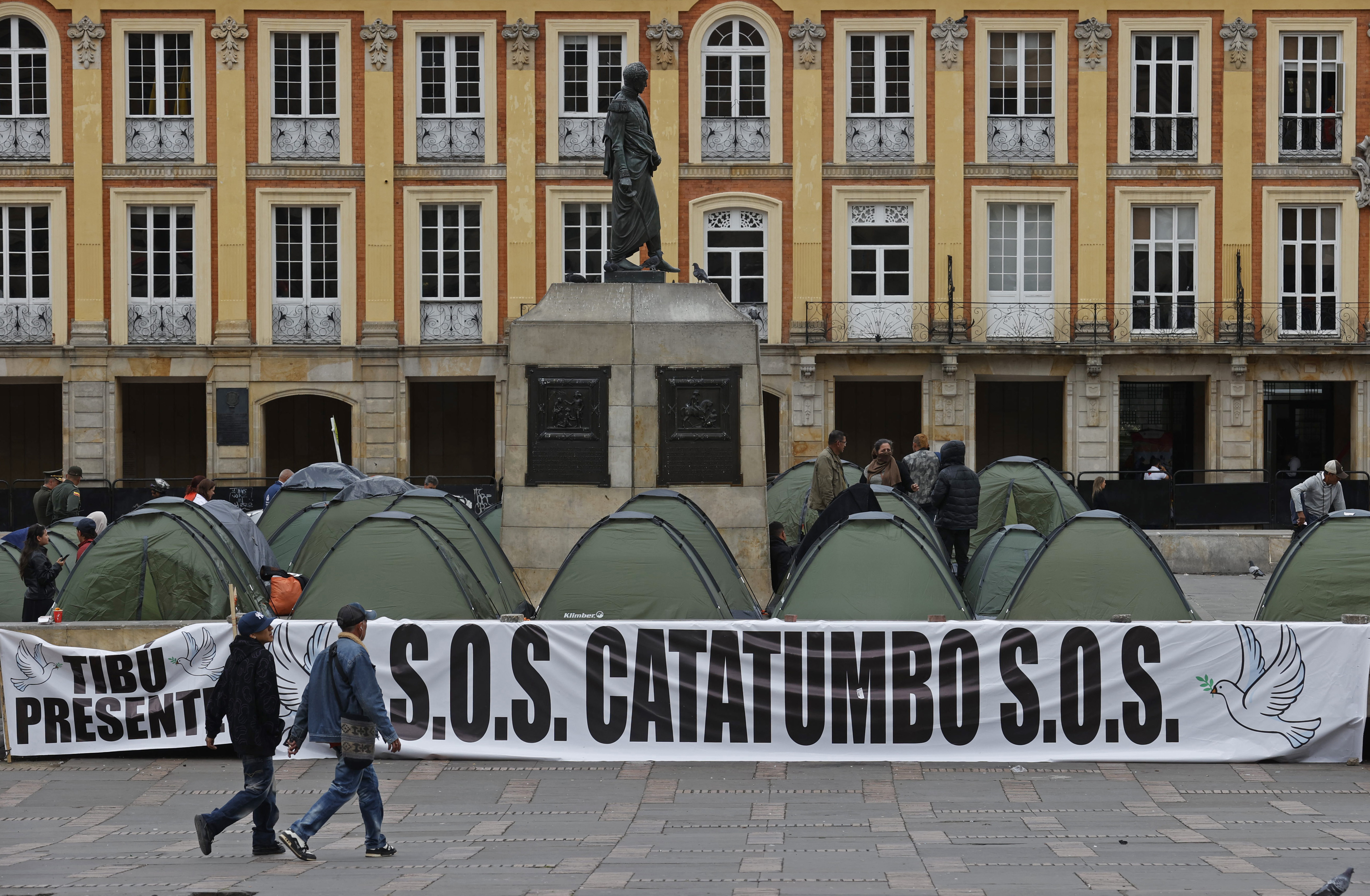 Empleo, servicios y vivienda: entre las medidas que va dejando conmoción interior