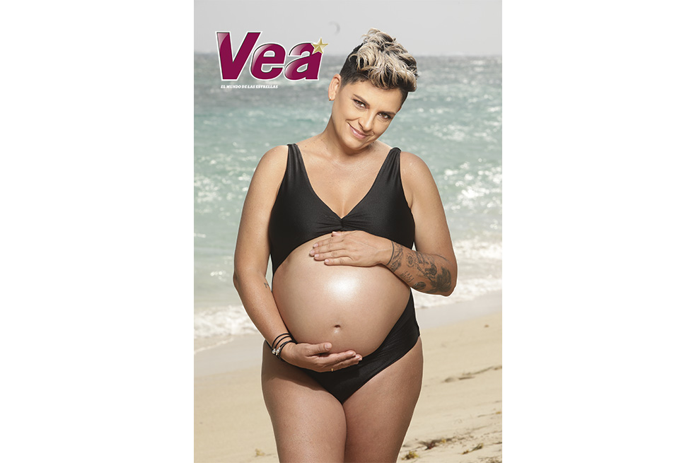 Camila Chaín espera a su primer hijo Tobías. Ella es portada Vea junto a su esposa.