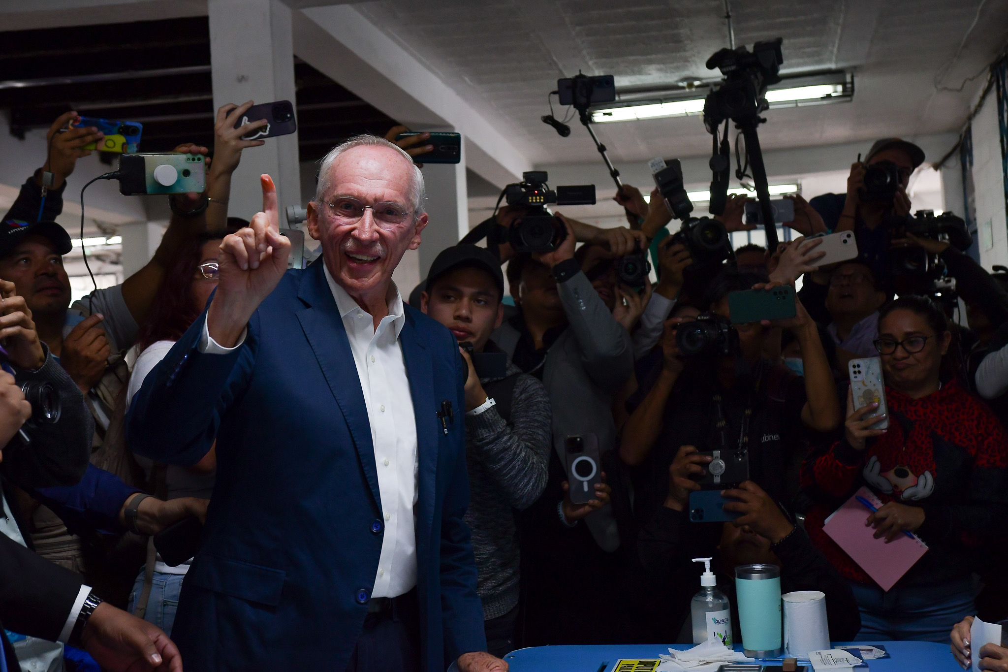 Elecciones en Guatemala: la gente sufraga en medio de denuncias de “compra de votos”