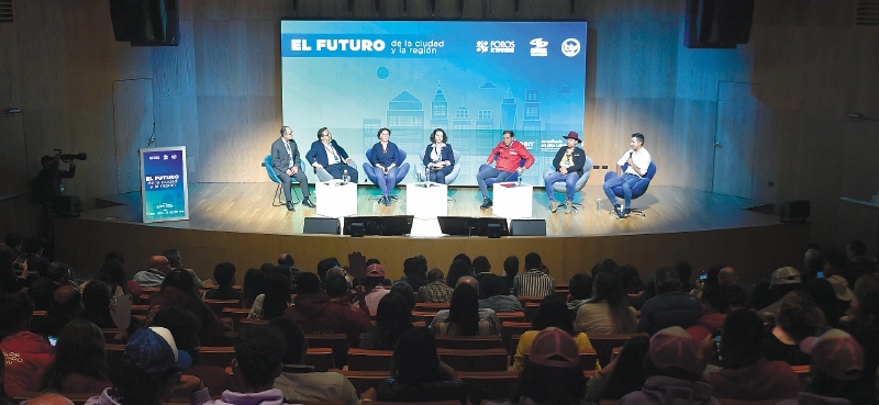 En el foro de aspirantes a la Gobernación de Cundinamarca participaron   Jorge Emilio Rey, Nancy Patricia Gutiérrez, Alfredo Molina, Yeilor Rafael Espinel, Liliana García y Jorge Lozano.