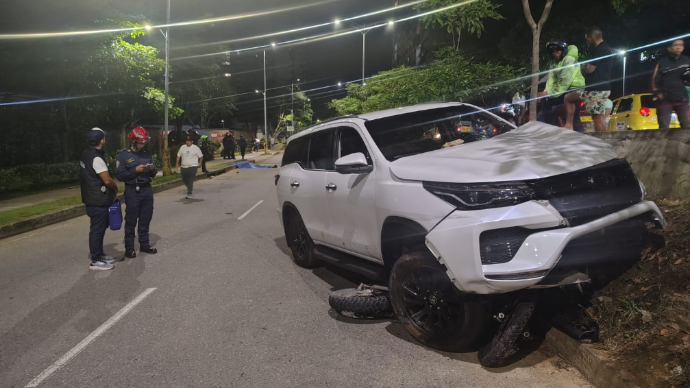 Conductor atropelló a cinco motociclistas y dejó un joven muerto en Floridablanca