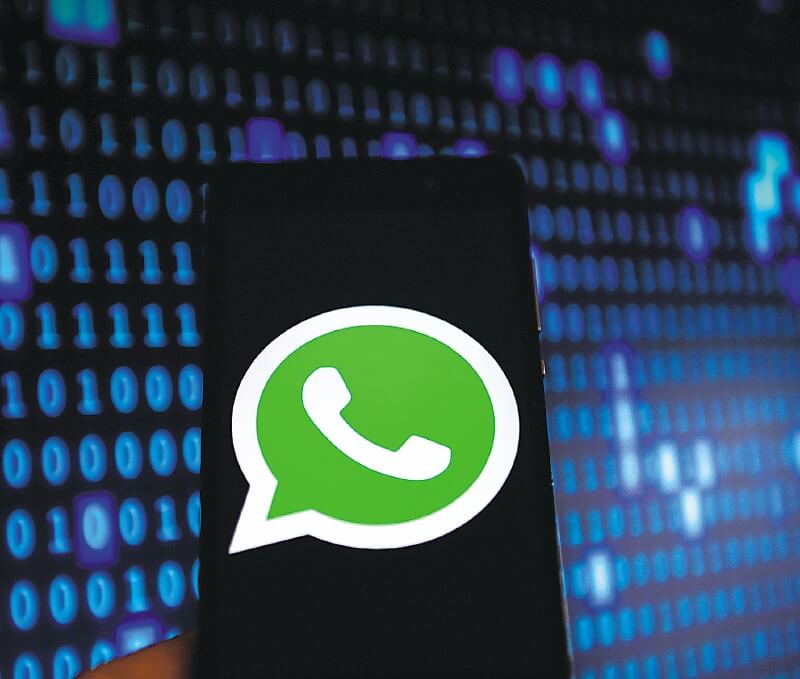 Los peligros que pueden albergar las populares cadenas de Whatsapp