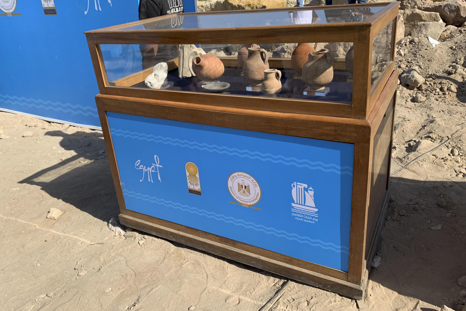 Egipto expone piezas de la antigua Alejandría que estaban perdidas en el mar