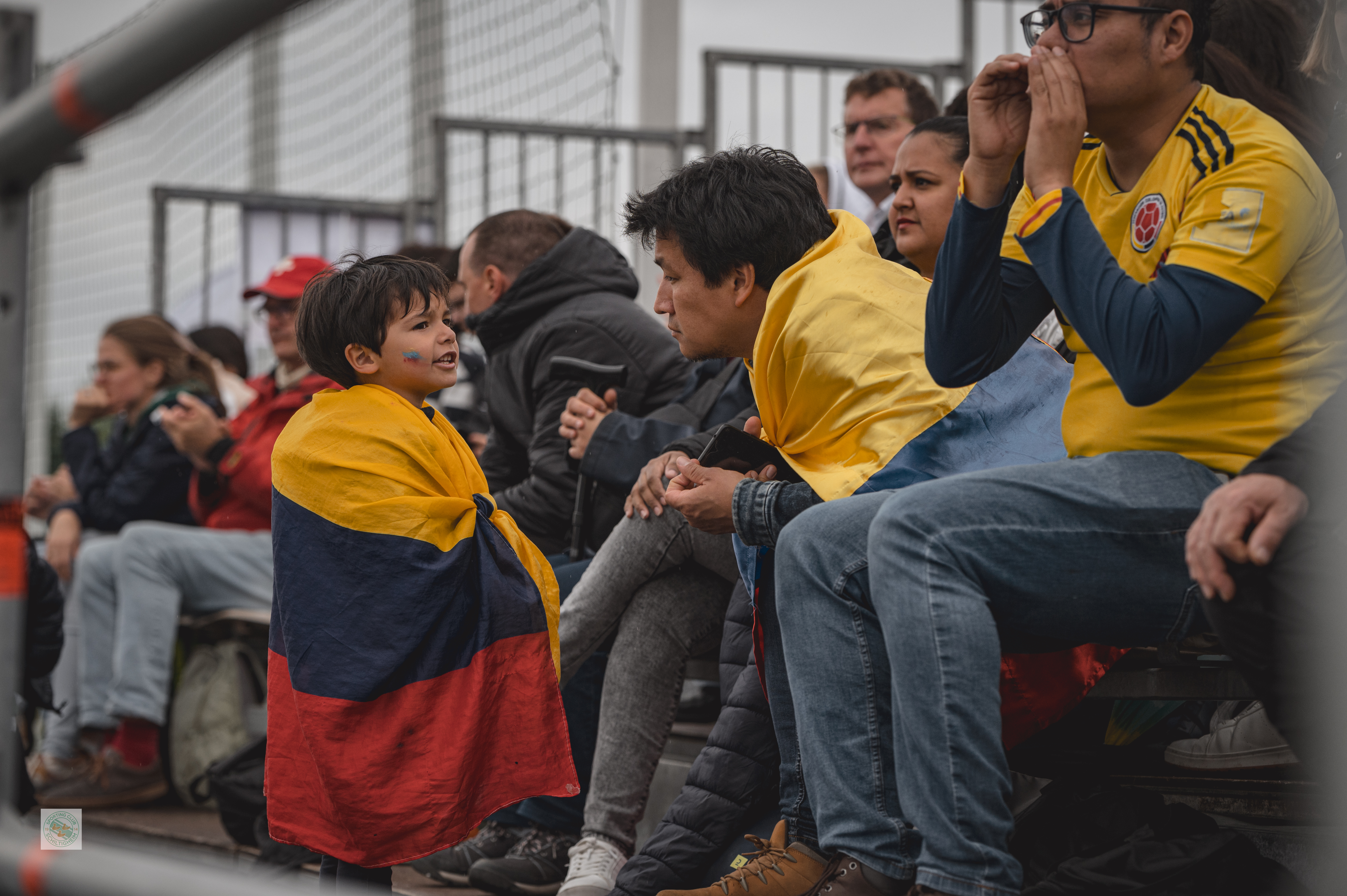 Los aficionados colombianos que acompañaron a la selección de fútbol para ciegos.