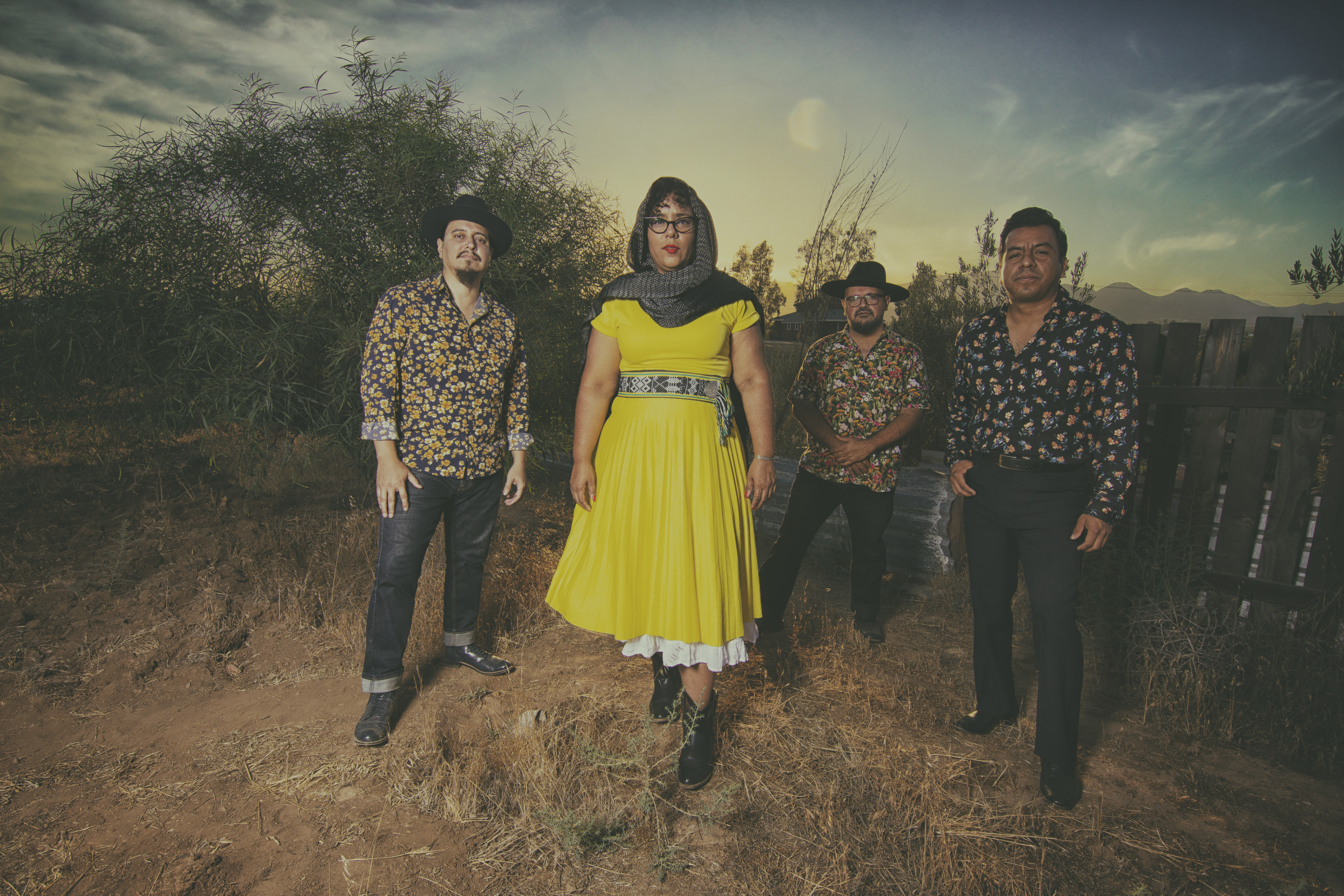 La Santa Cecilia presenta: “Cuatro copas: bohemia en la finca altozano”