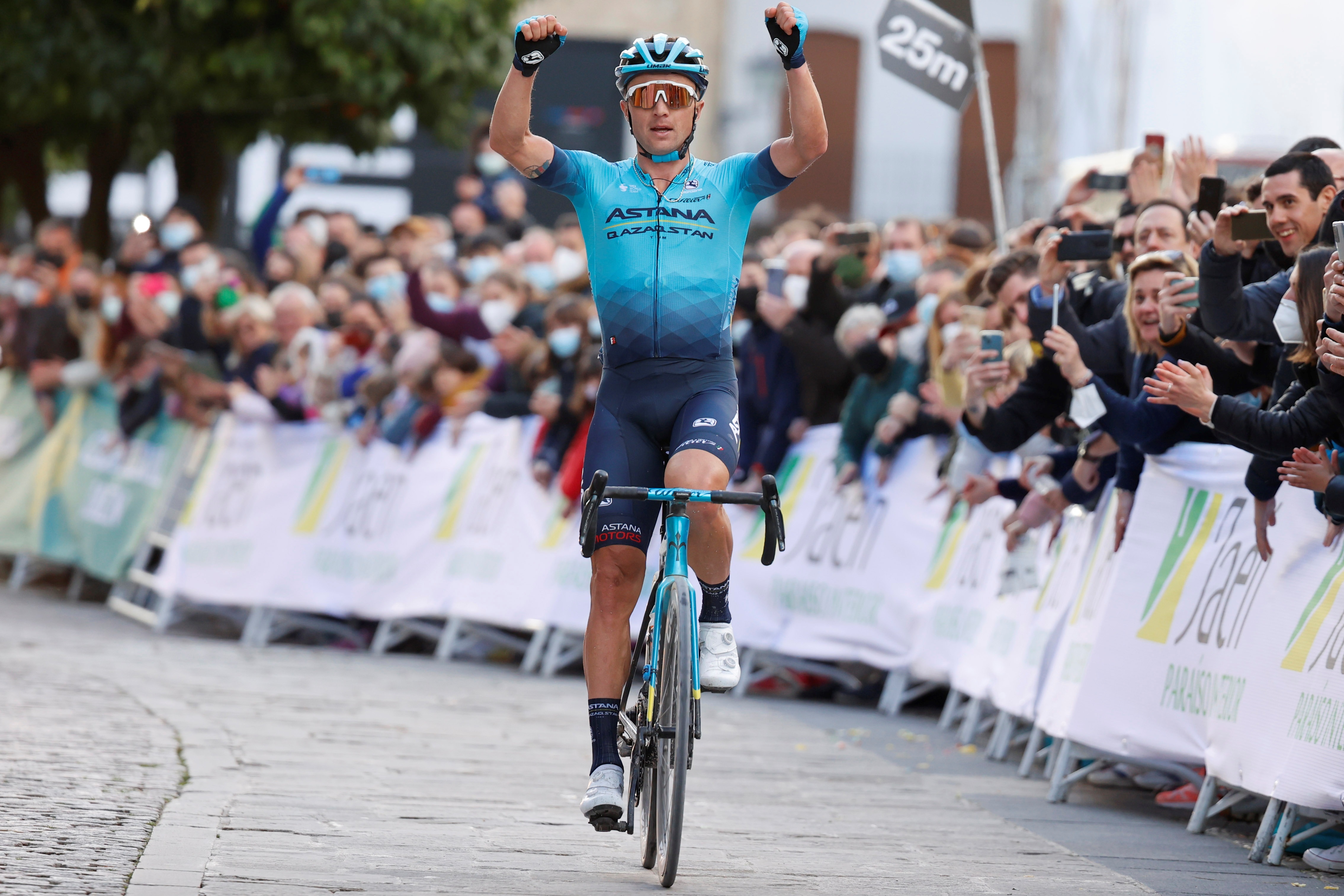 Alexey Lutsenko ganó la Clásica de Jaén