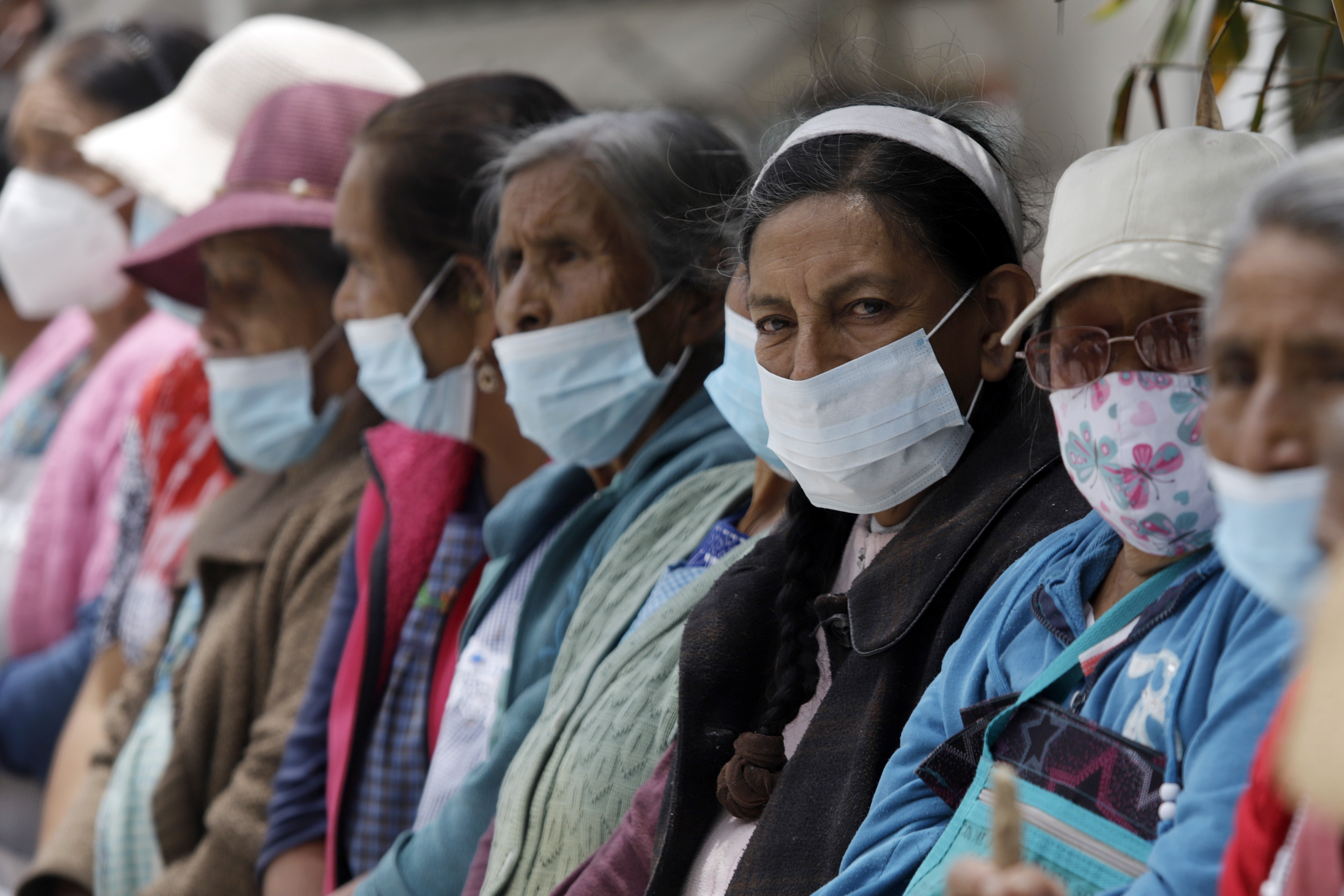 Minsalud dice que ya no será obligatorio usar tapabocas en centros de salud