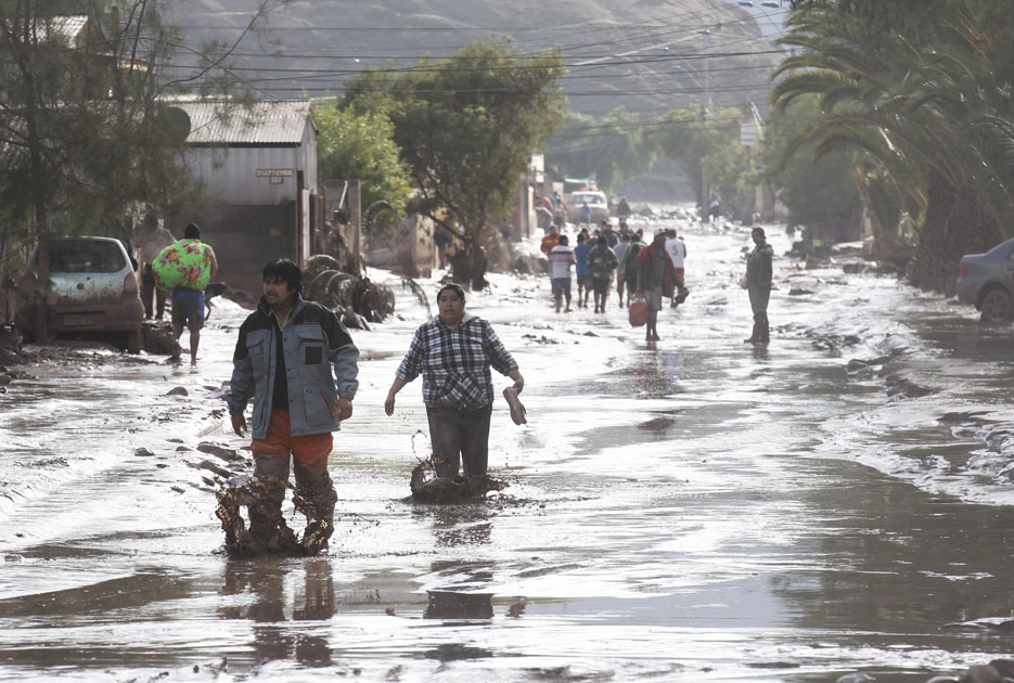 Cuatro muertos y 22 desaparecidos por lluvias en norte de Chile