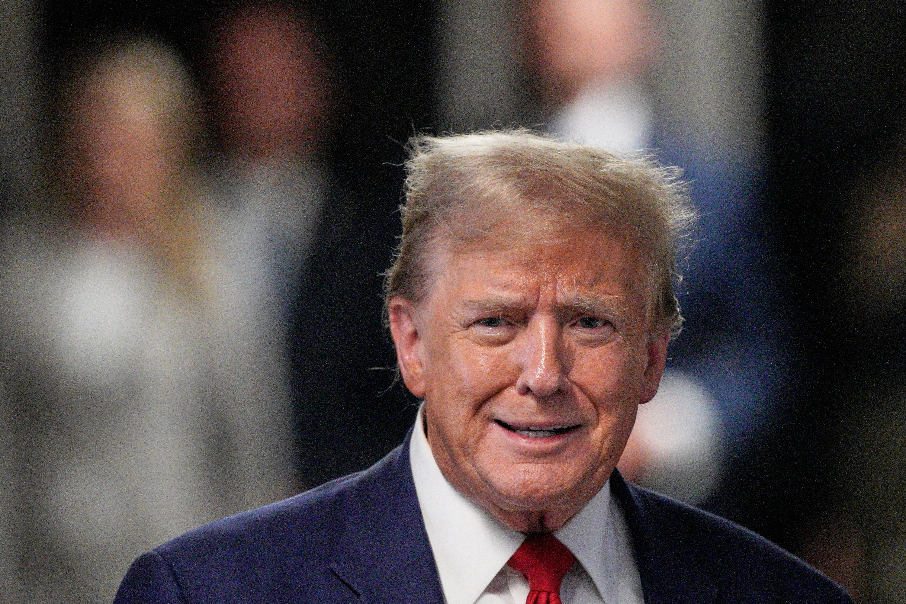 New York (United States), 30/04/2024.- Former US President Donald Trump talks with the press reporters as he leaves the courtroom at the end of the day in his criminal trial at New York State Supreme Court in New York, New York, USA, 30 April 2024. Trump is facing 34 felony counts of falsifying business records related to payments made to adult film star Stormy Daniels during his 2016 presidential campaign. (tormenta, Nueva York) EFE/EPA/CURTIS MEANS / POOL