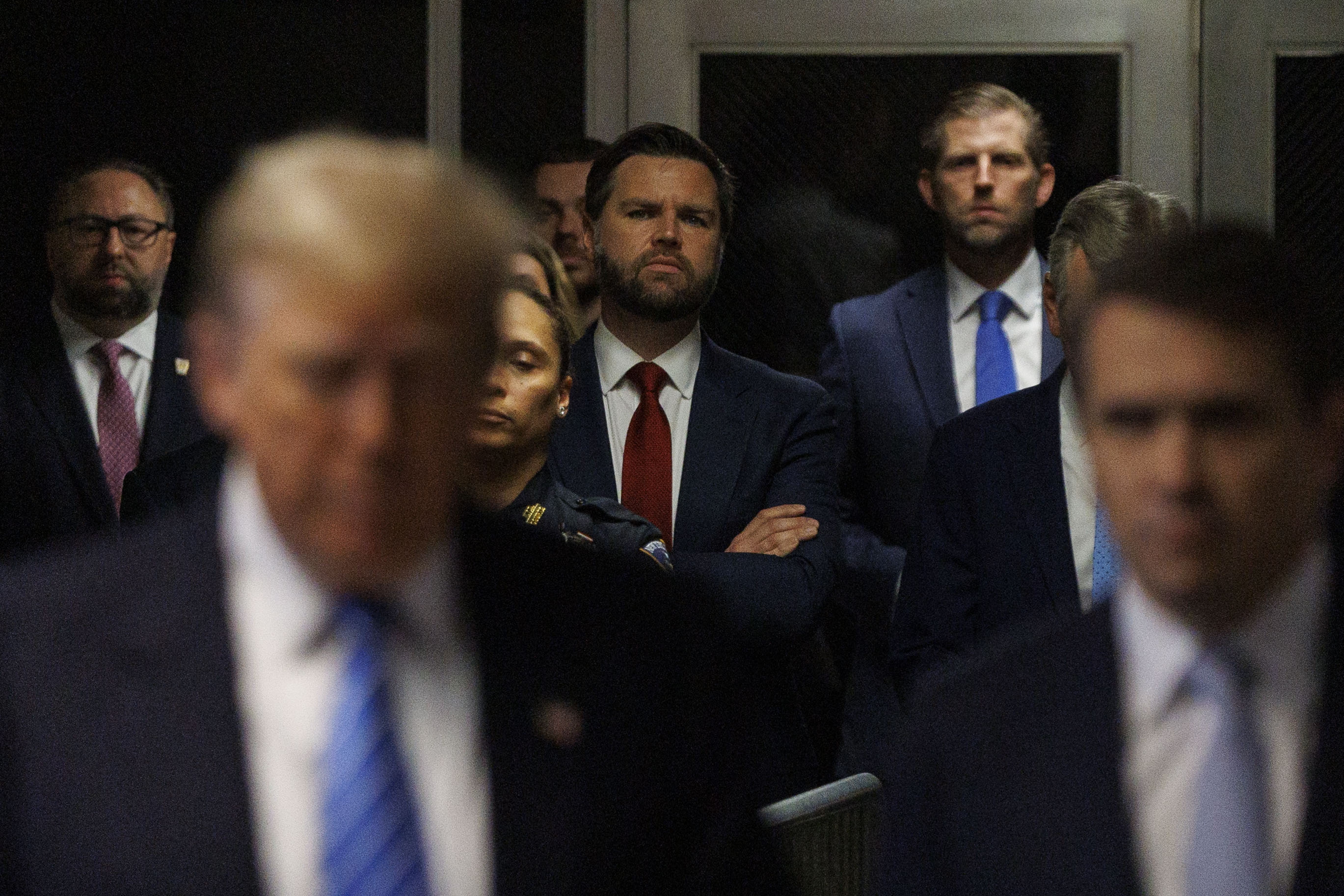 New York City (United States), 13/05/2024.- American author and politician J. D. Vance (C) watches as former US President Donald Trump (L) speaks to the press with his lawyer Todd Blanche (R) before his criminal trial at New York State Supreme Court in New York, New York, USA, 13 May 2024. Trump is facing 34 felony counts of falsifying business records related to payments made to adult film star Stormy Daniels during his 2016 presidential campaign. (tormenta, Nueva York) EFE/EPA/SARAH YENESEL / POOL