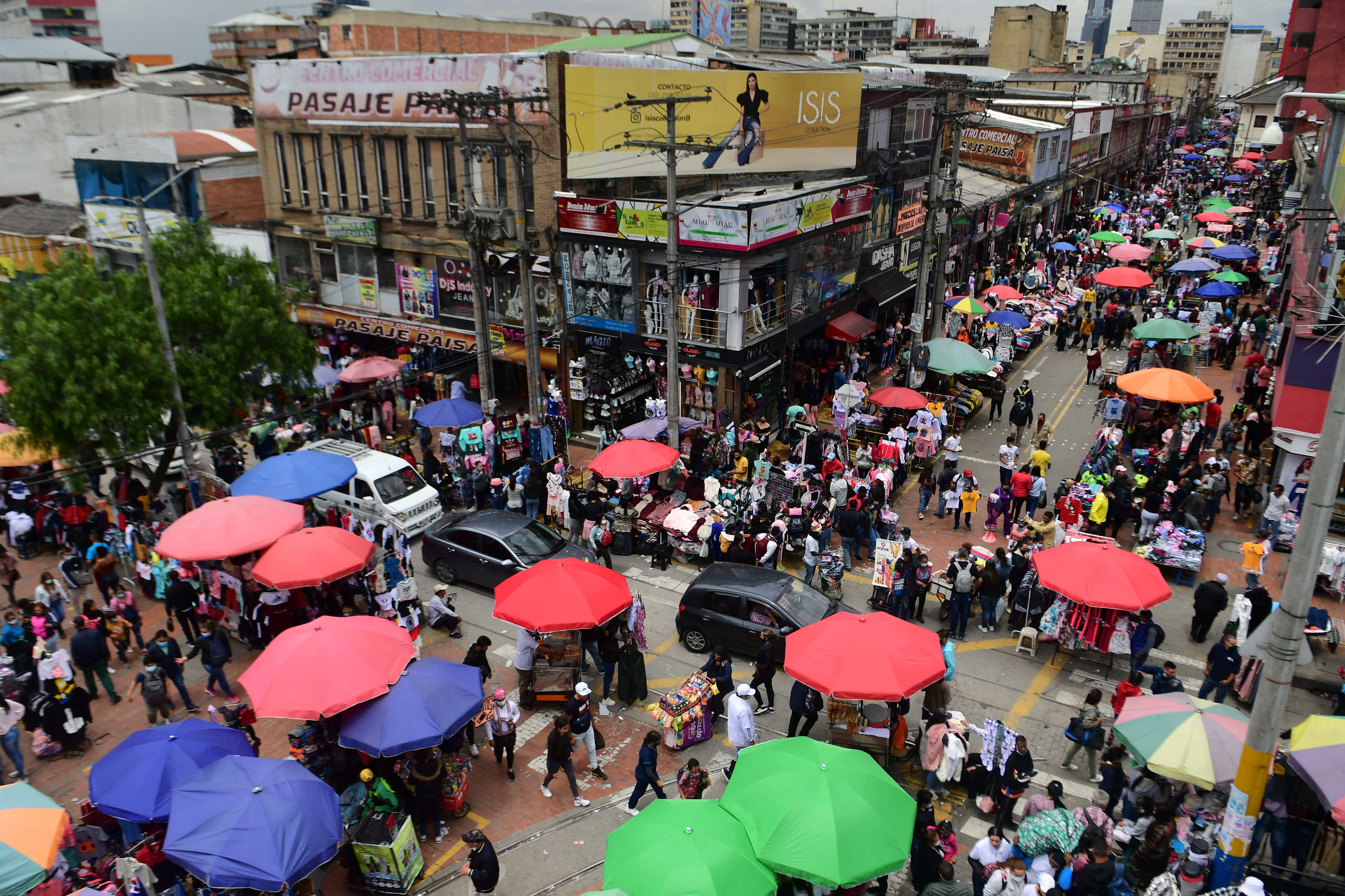 Con panfletos, banda “Los Satanás” están amenazando a comerciantes de Bogotá