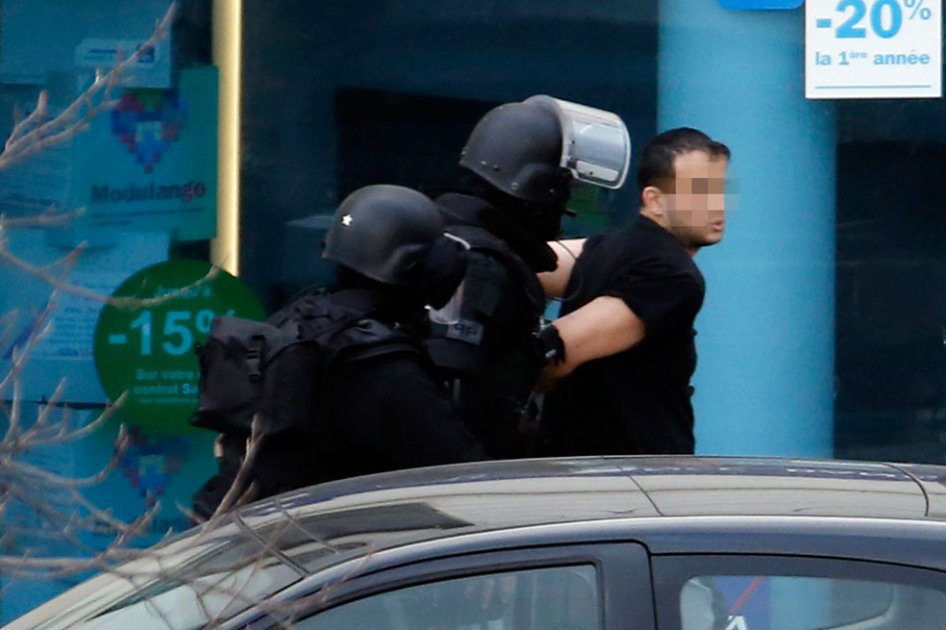 Autor de toma de rehenes cerca de París se entregó a la Policía