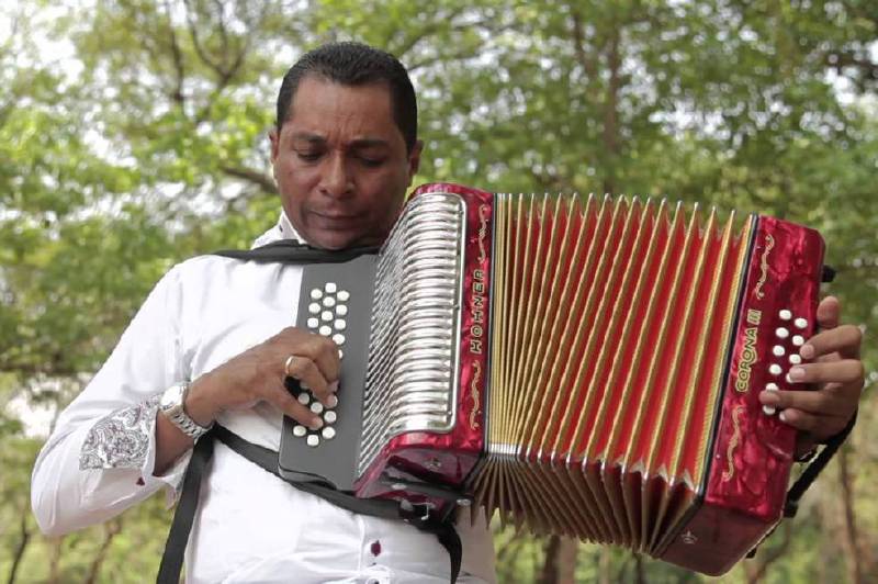 Hugo Carlos Granados, el pentacampeón del vallenato