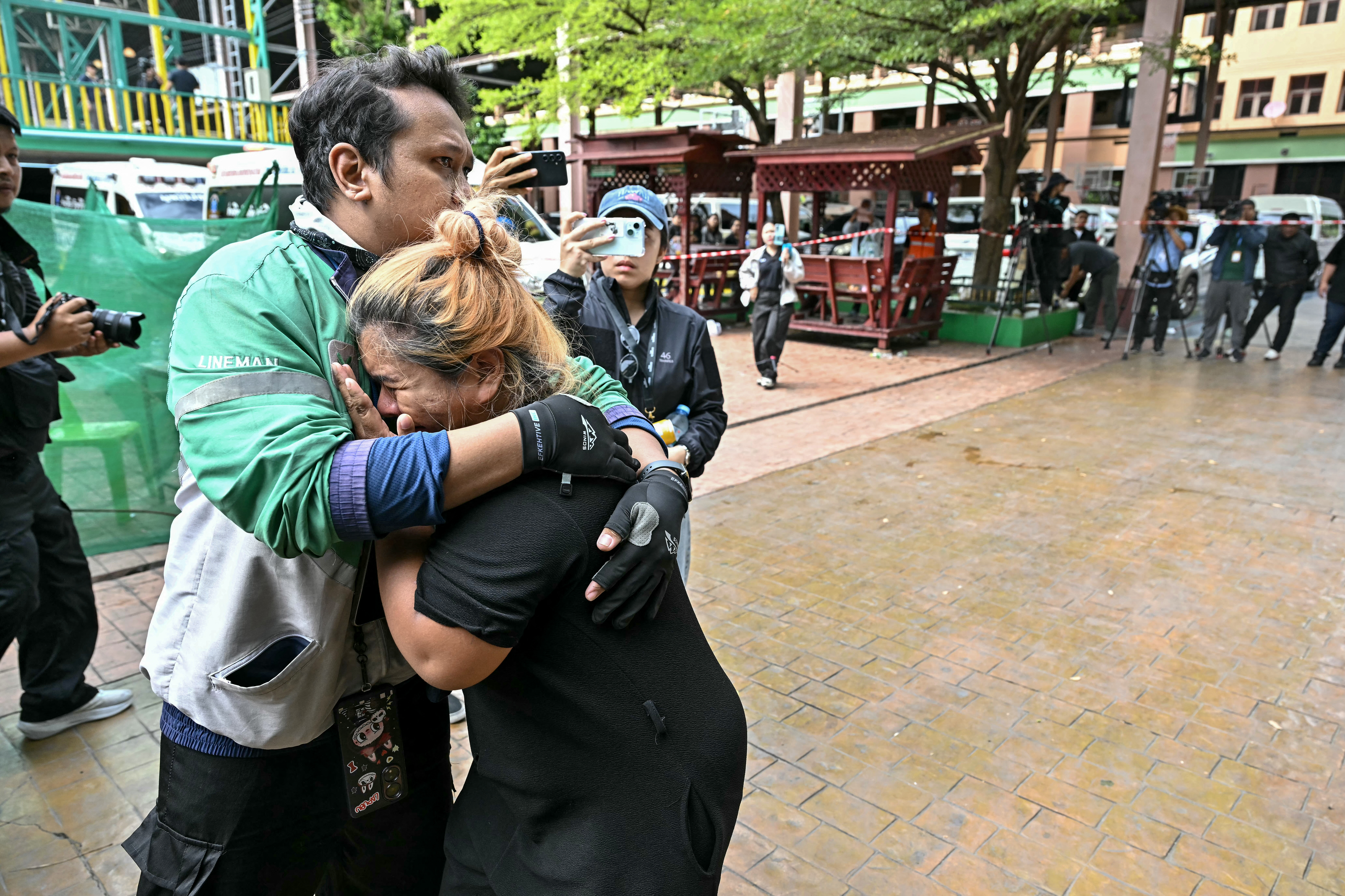 Los abuelos del asesino y sus profesores: las víctimas del tiroteo en Tailandia