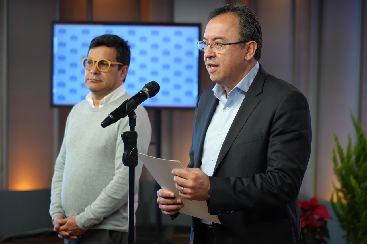 Se hace oficial la designación de los siete voceros de paz