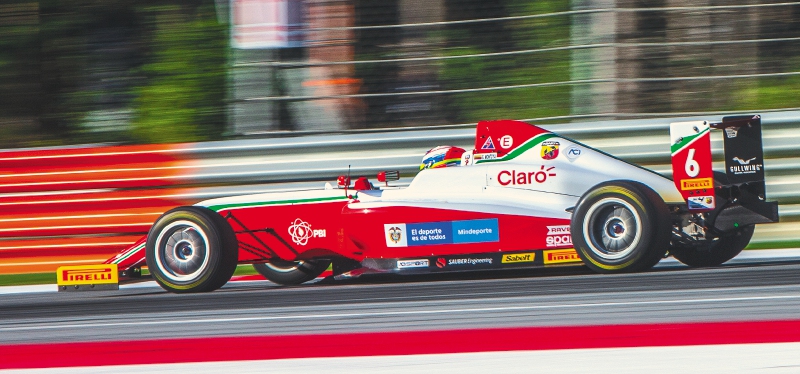 Montoya ocupa la tercera casilla de la tabla de posiciones con 118 puntos. Cortesía: Telmex Claro. 