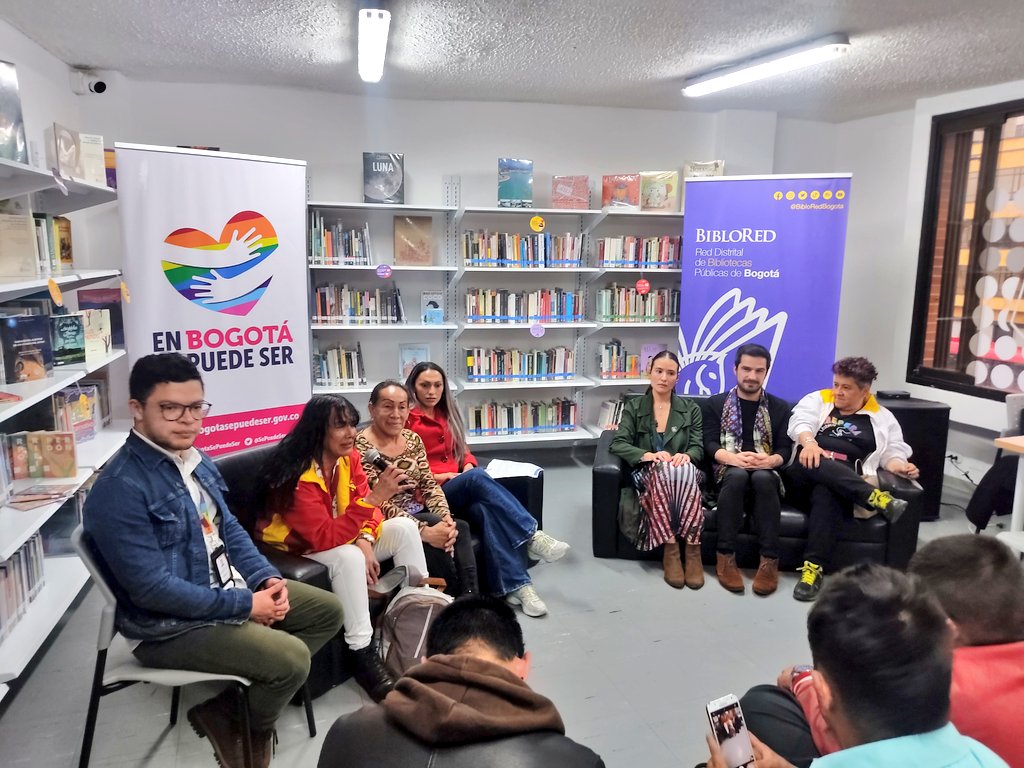 Crean espacio de lectura de BiblioRed en Casa LGBTI del barrio Santa Fe