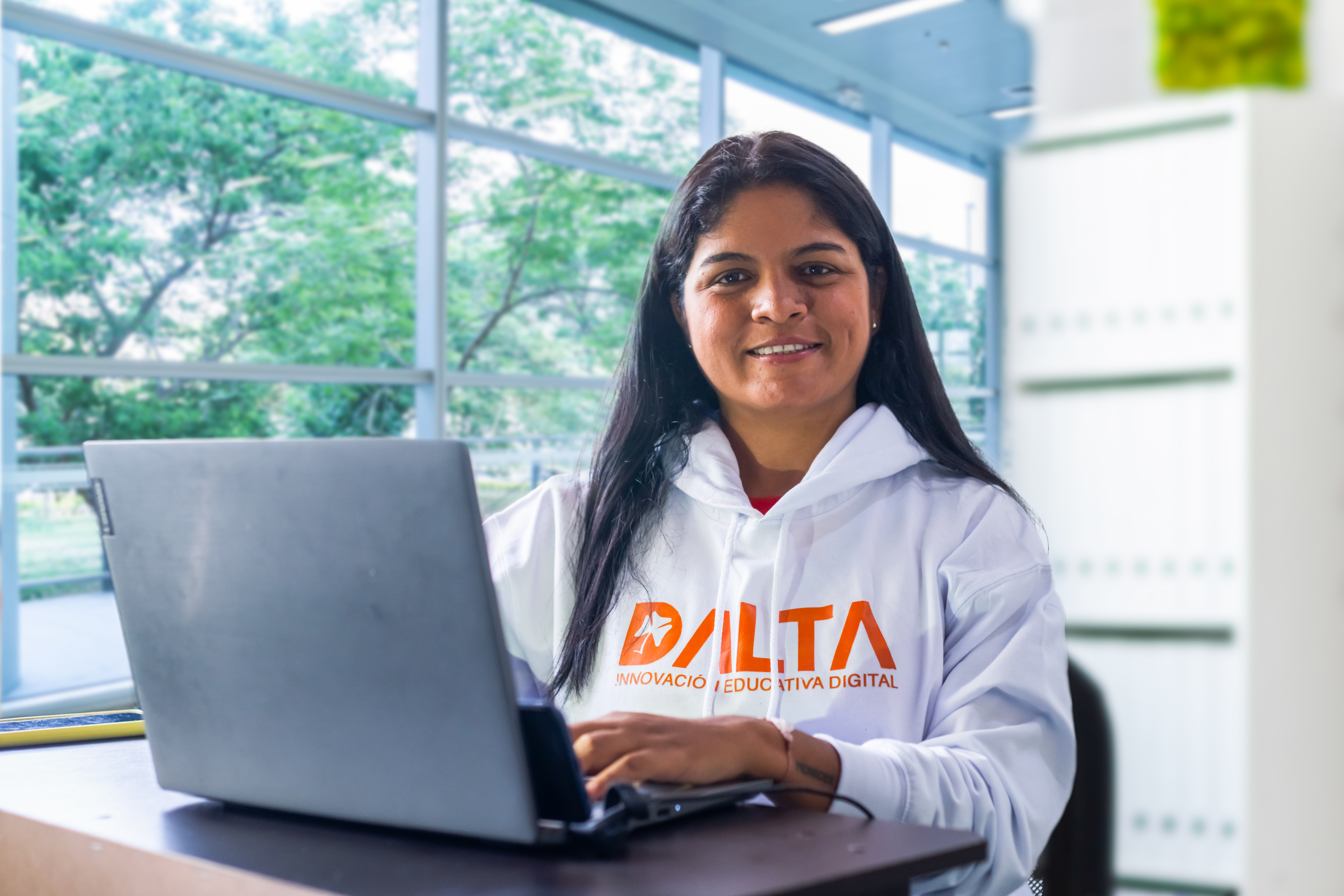 La emprendedora que ayuda a los colombianos a terminar el bachillerato