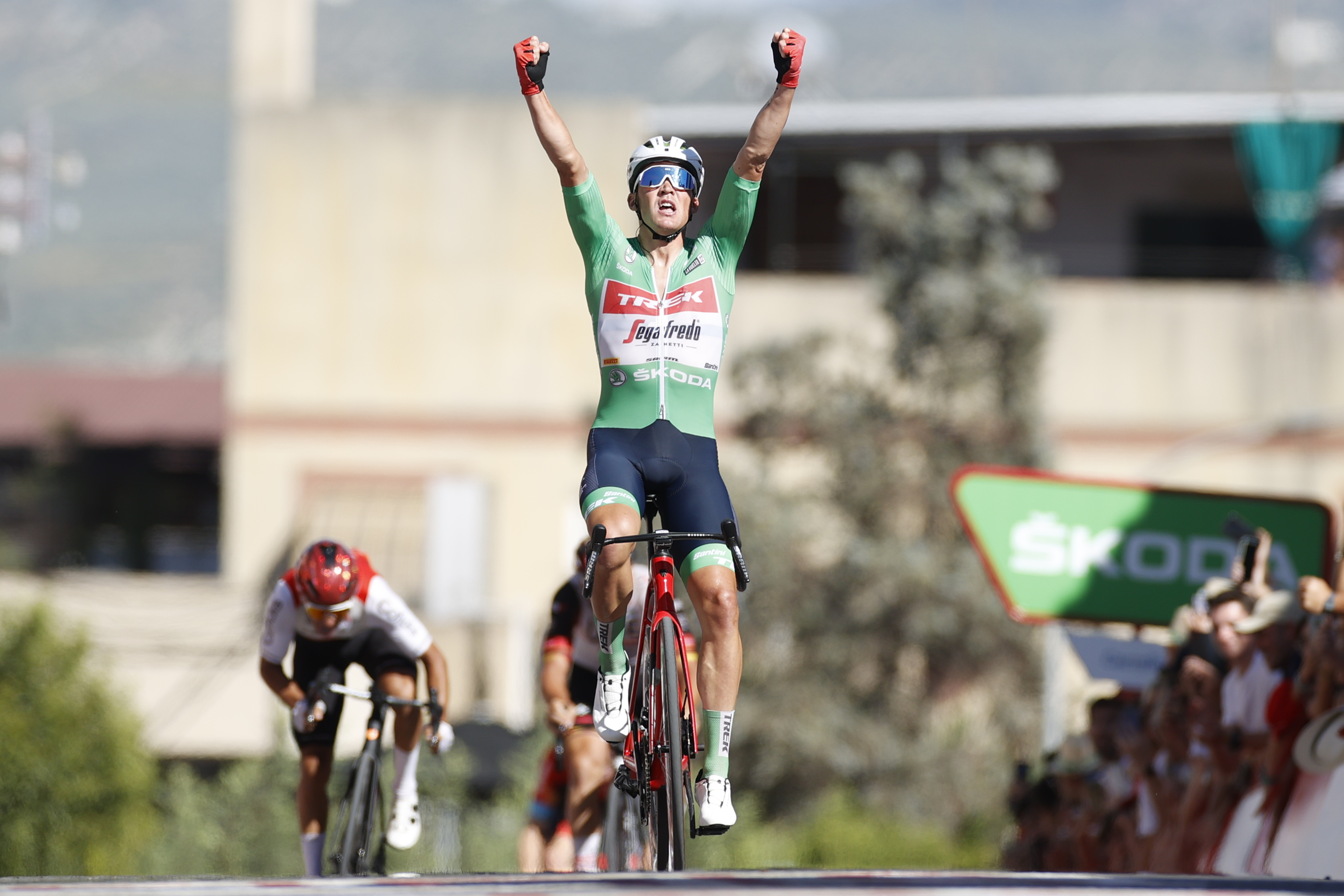 La última antes de la alta montaña en la Vuelta: Mads Pedersen ganó la etapa 13