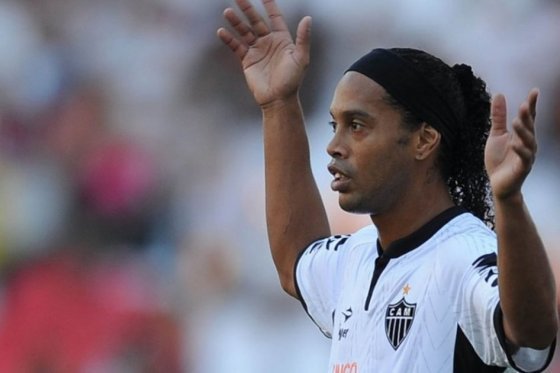 Palmeiras desistió del fichaje de Ronaldinho en el día de su centenario