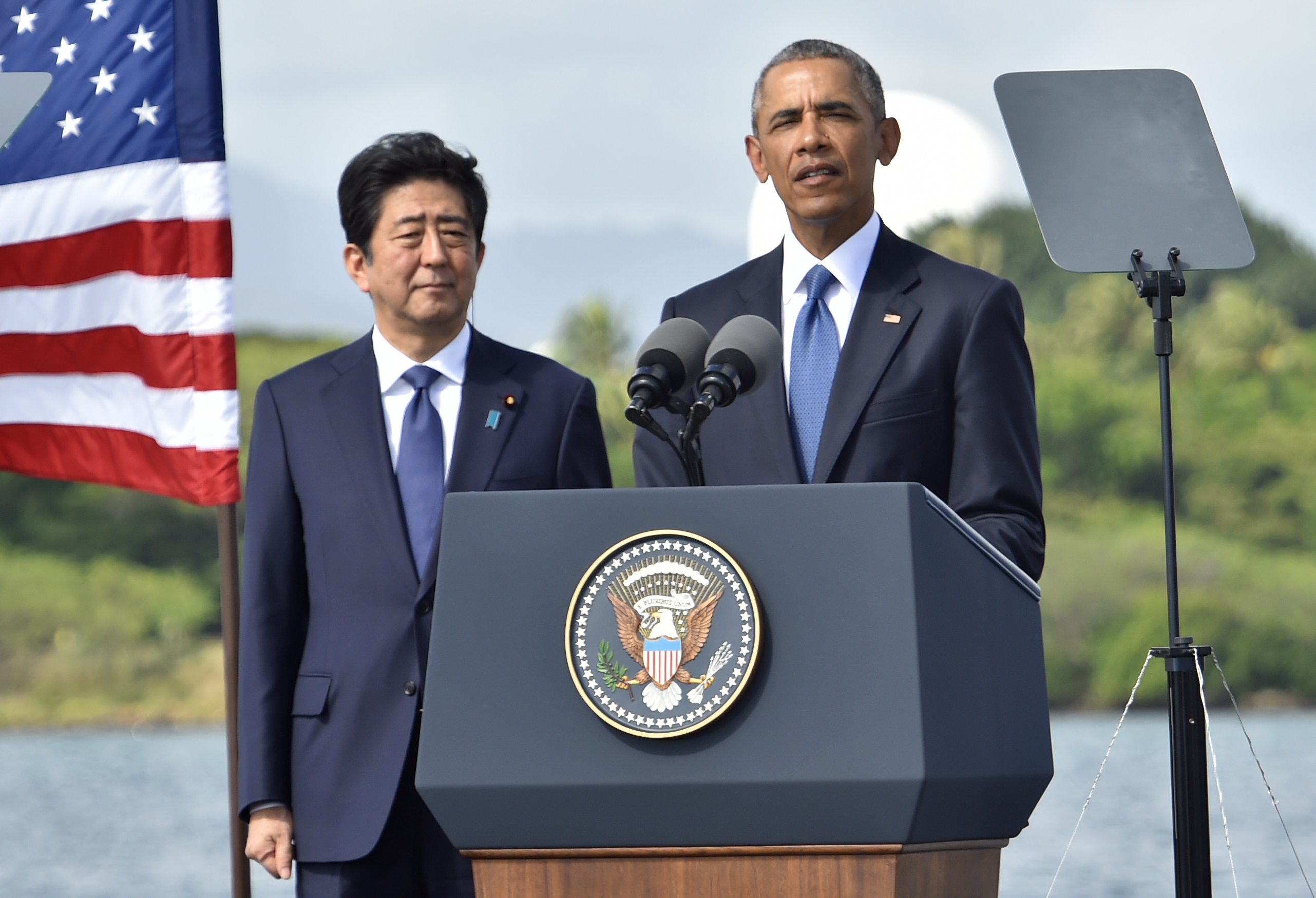 Imágenes: el homenaje de Barack Obama y Shinzo Abe a víctimas del ataque a Pearl Harbor