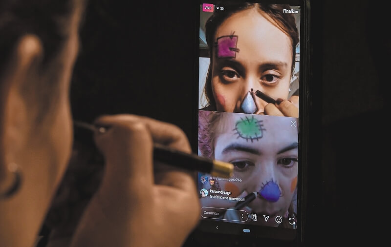 Reinventar al artista para curar el alma