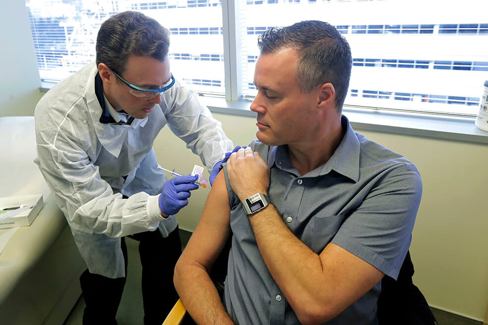 Al menos 20 vacunas contra el coronavirus están en desarrollo, según la OMS