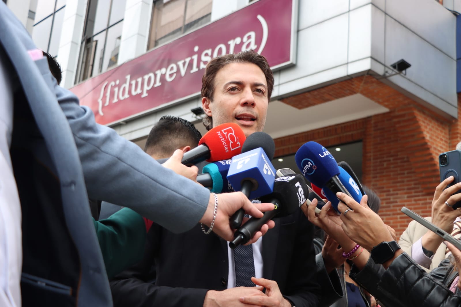 Daniel Quintero, supersalud: “Nueva EPS no se puede quebrar porque colapsa  el sistema de salud” | EL ESPECTADOR