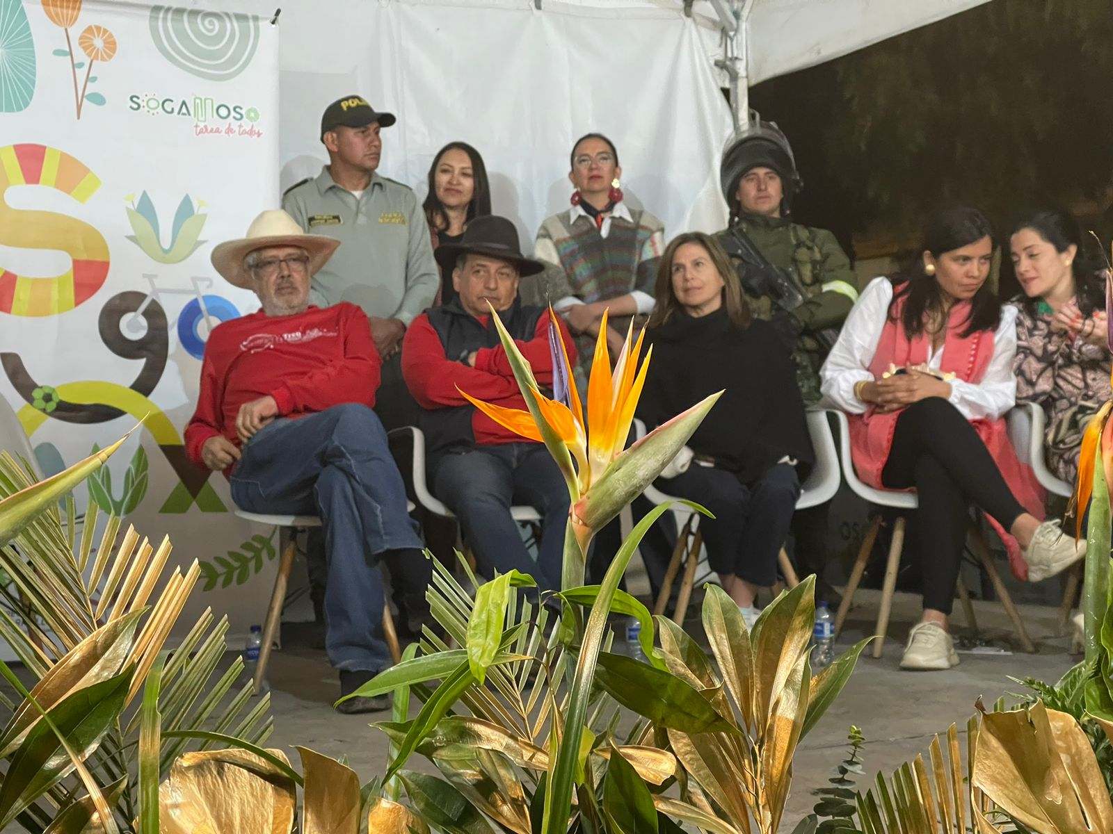 La ruta turística navideña 'Boyacá en tren' es una iniciativa que impulsan los ministerios de Comercio, Industria y Turismo y de Transporte, junto a entidades como Fontur, la Agencia Nacional de Infraestructura, y cuenta con el apoyo de Artesanías de Colombia, Proboyacá, el operador ferroviario Turistren, la gobernación de Boyacá, las alcaldías de Paipa, Duitama, Sogamoso, Nobsa y Corrales, la Universidad Pedagógica y Tecnológica de Colombia, el Invías, la Agencia de Seguridad Vial y el Ministerio de Culturas.