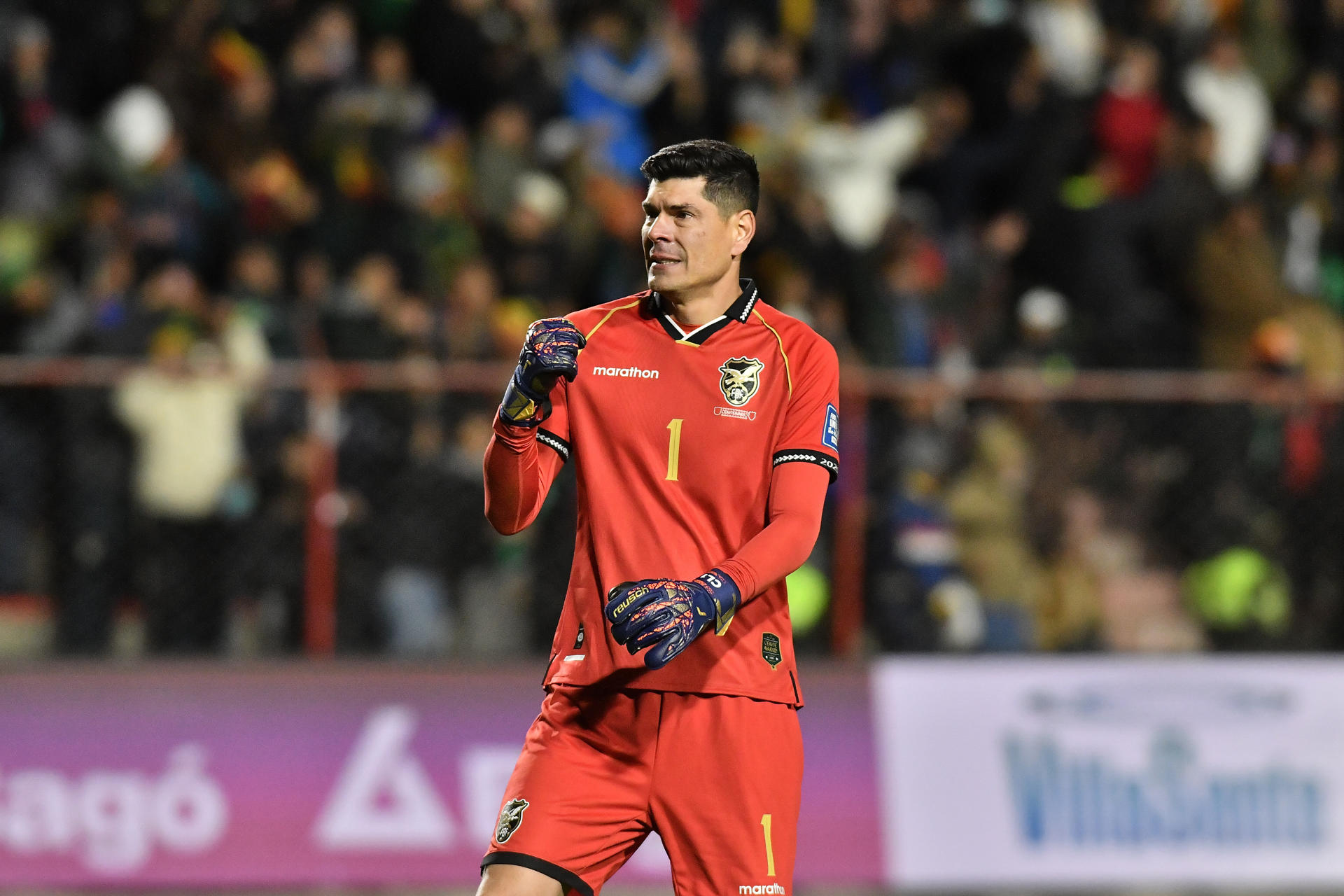 Carlos Lampe celebró la clasificación de Bolivia con camiseta de Colombia