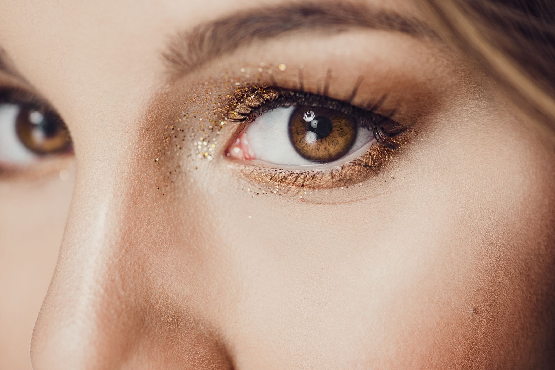 ¿Cómo desinflamar los ojos rápidamente? 5 tips para cualquier evento