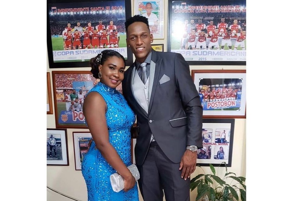El futbolista de la Selección Colombia y su esposa están esperando su primer hijo