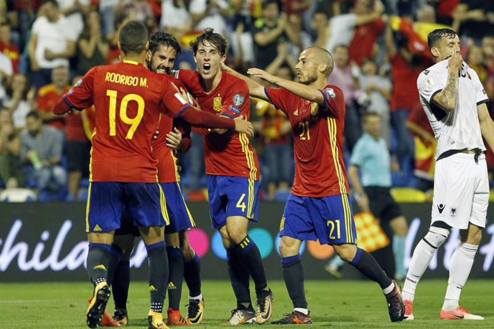 España golea y clasifica a Rusia 2018