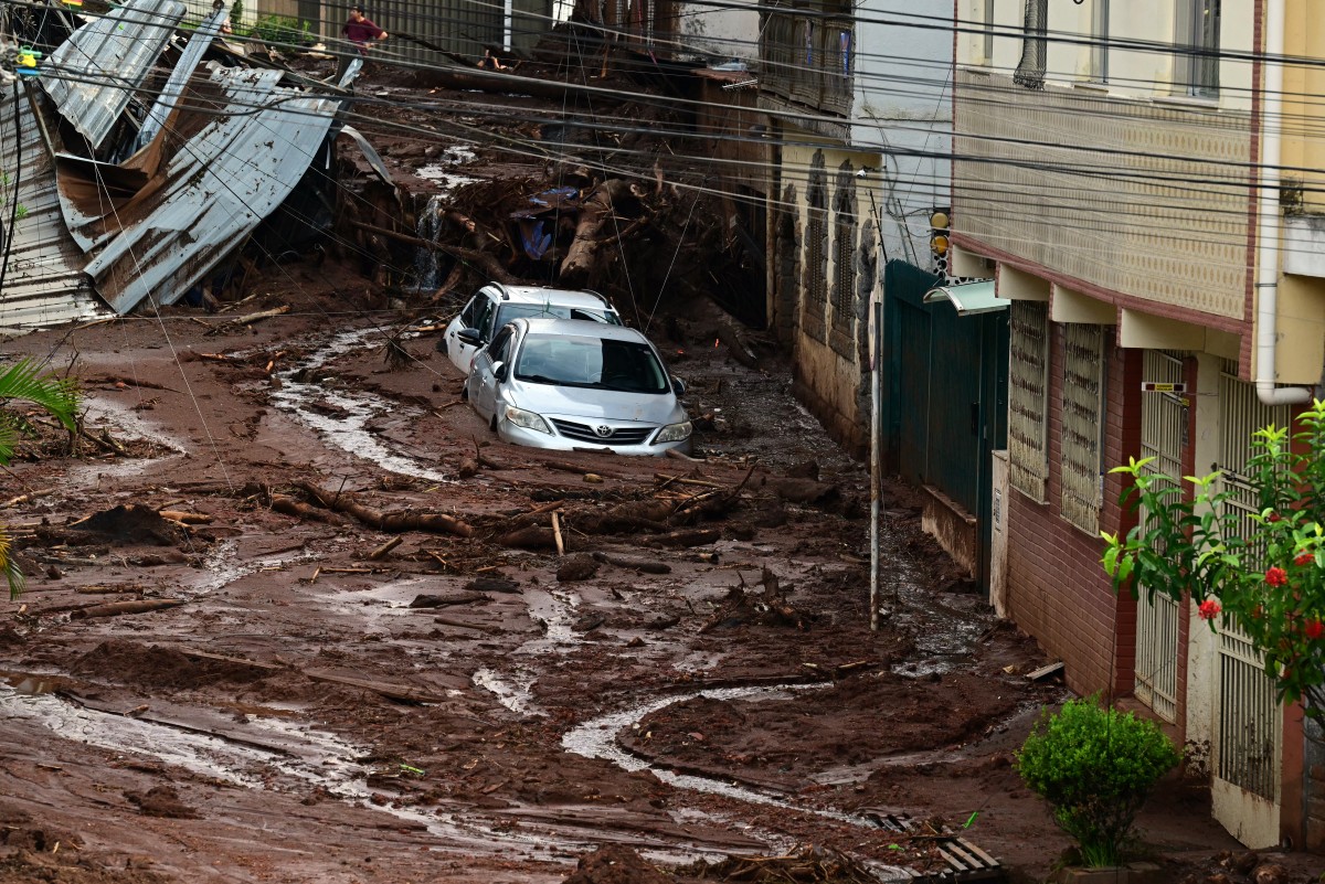 Lluvias y deslizamientos en Brasil dejan al menos 30 muertos y decenas de desaparecidos