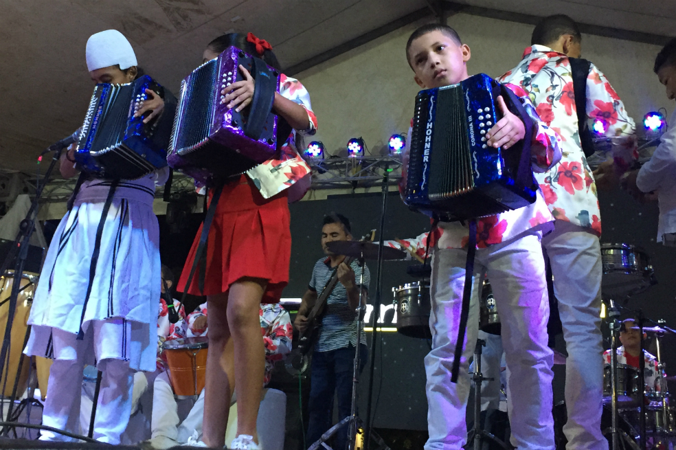 Durante el evento se presentó una revista musical a cargo de los acordeoneros oriundos del Magdalena: Rodolfo de la Valle, Maribel Cortina, Javier Matta y Jesús Ocampo, quienes se lucieron con esa sincronización musical y demostraron su calidad artística, meritoria de grandes hazañas en los festivales vallenatos del país.