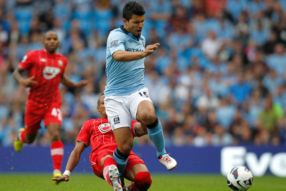 Agüero adelanta en Twitter que su lesión no es grave