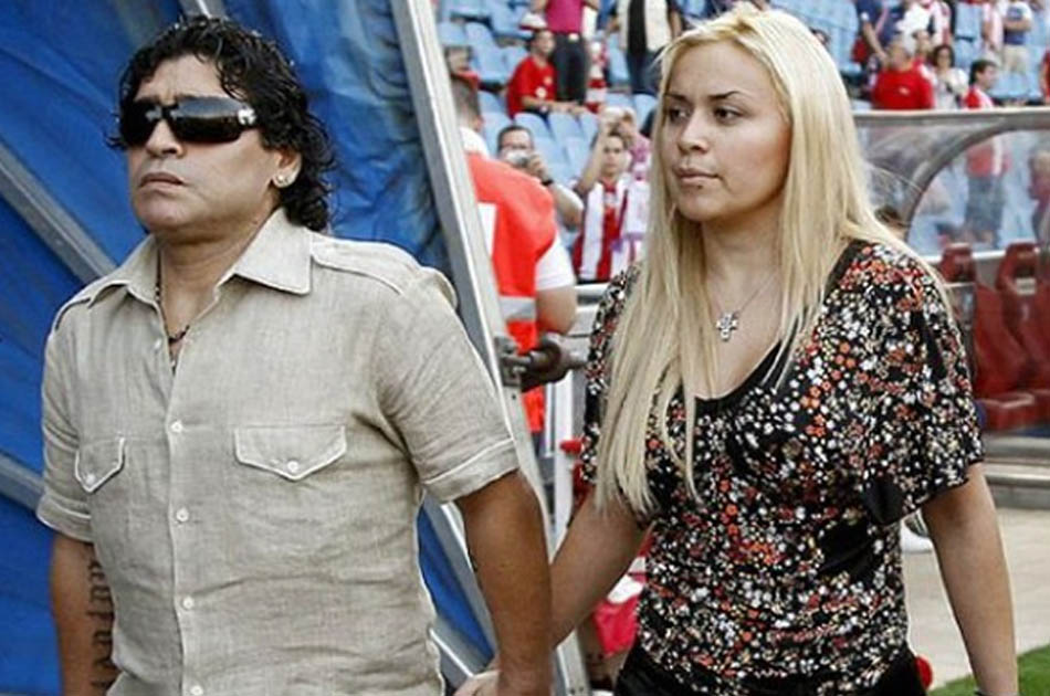 Expareja de Maradona anunció que perdió el hijo que esperaba del futbolista