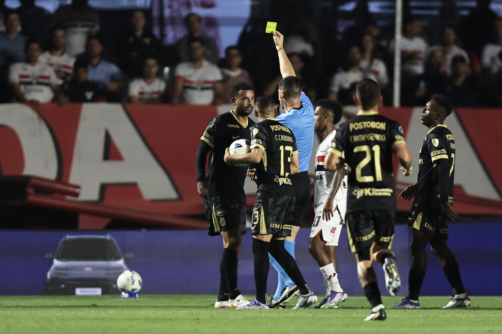 Edwin Cardona y otro partido para olvidar: se hizo echar con el empate de Nacional