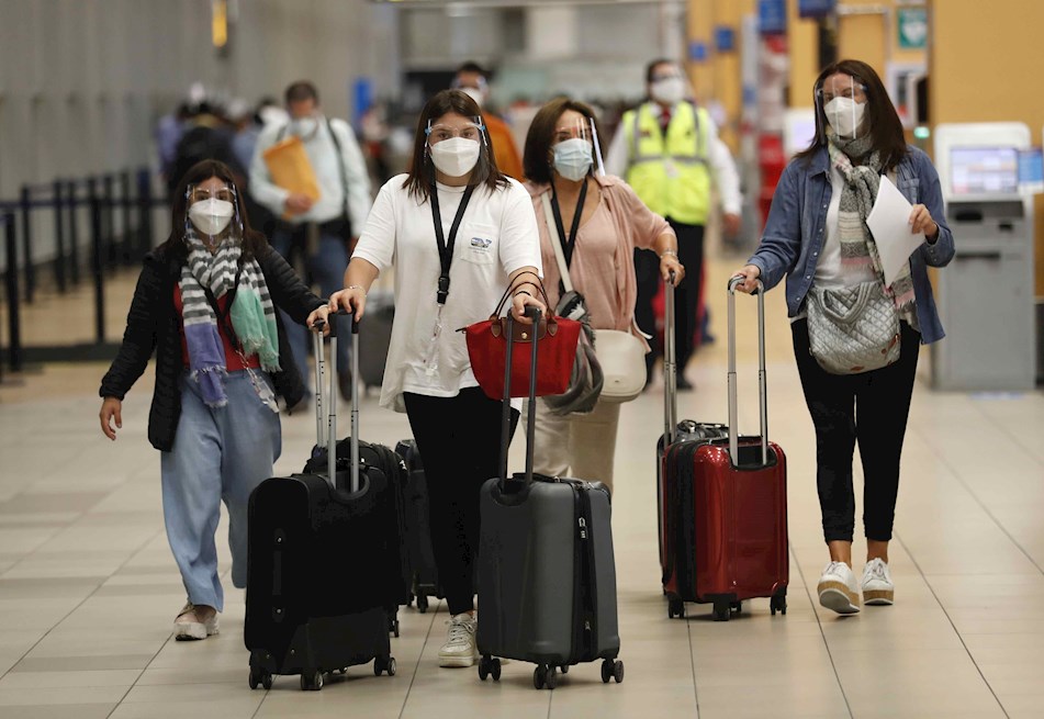 Perú exigirá vacunación completa anticovid a viajeros que ingresen al país