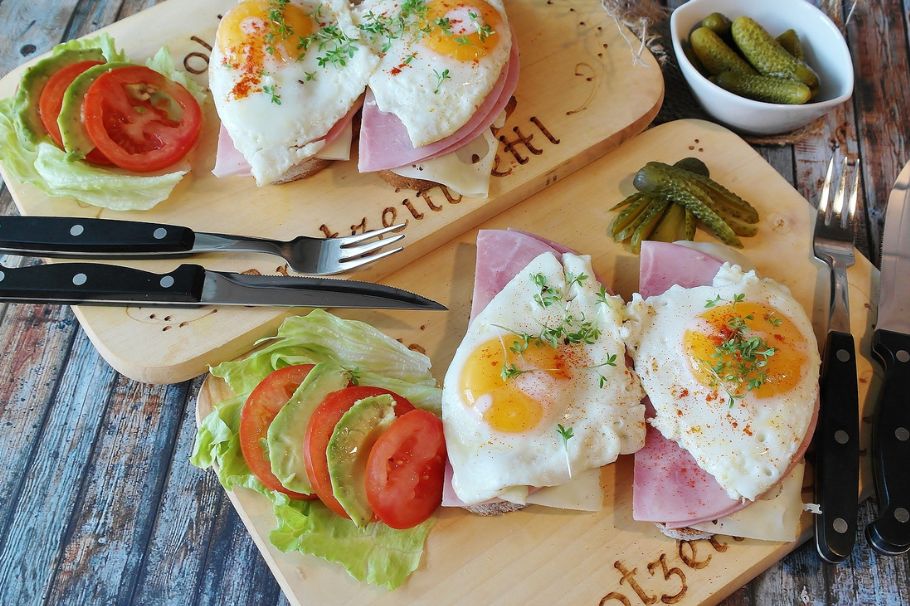 Comer huevo a diario: sus beneficios y también los errores grasosos al prepararlos