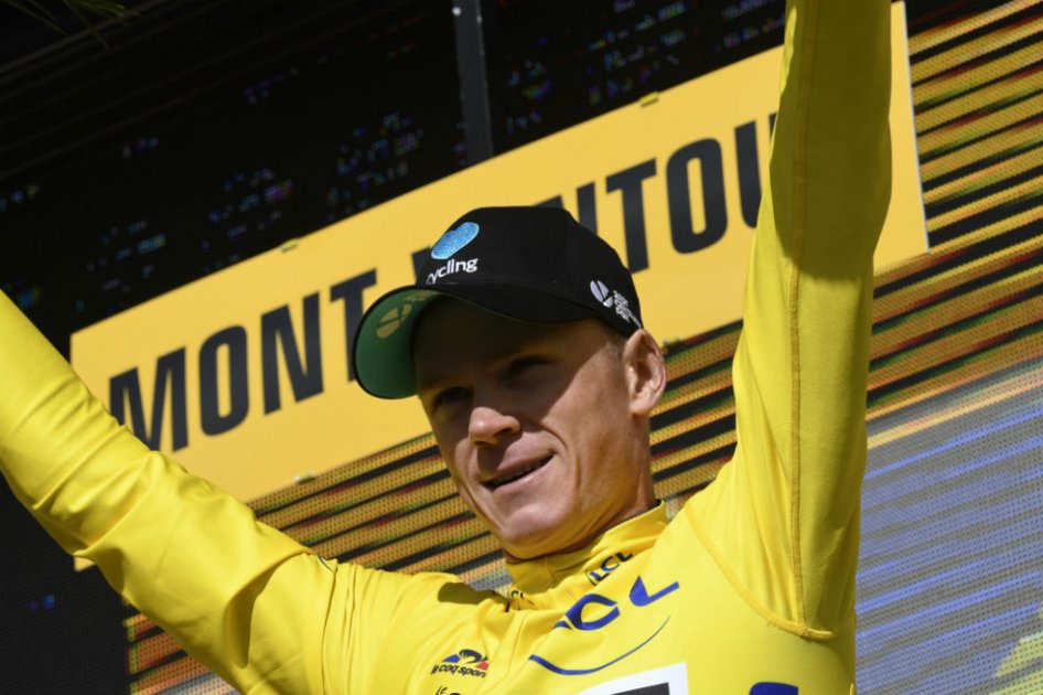 Insólito: por culpa de una moto cambian tres veces la clasificación del Tour
