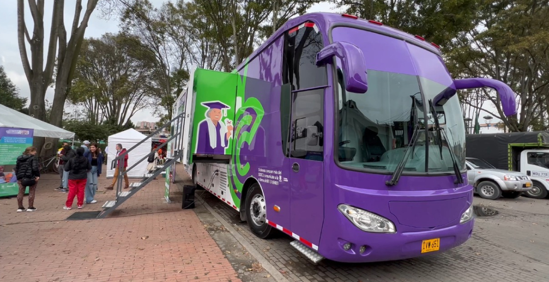 Con cursos gratuitos y deporte llega a localidades de Bogotá el ‘Bus del Cuidado’