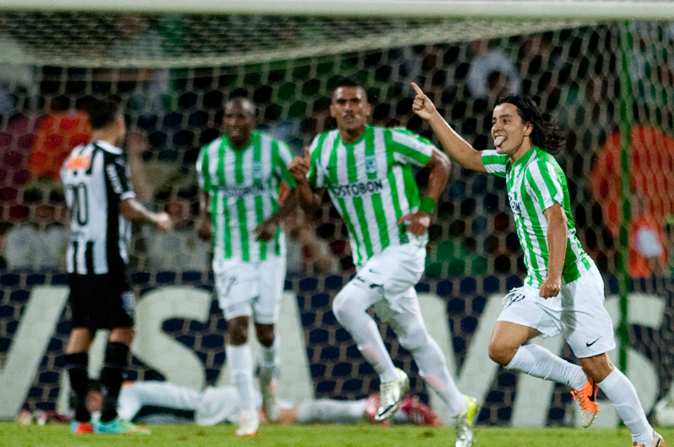 Con golazo de Sherman Cárdenas, Nacional venció a Mineiro en tiempo de adición