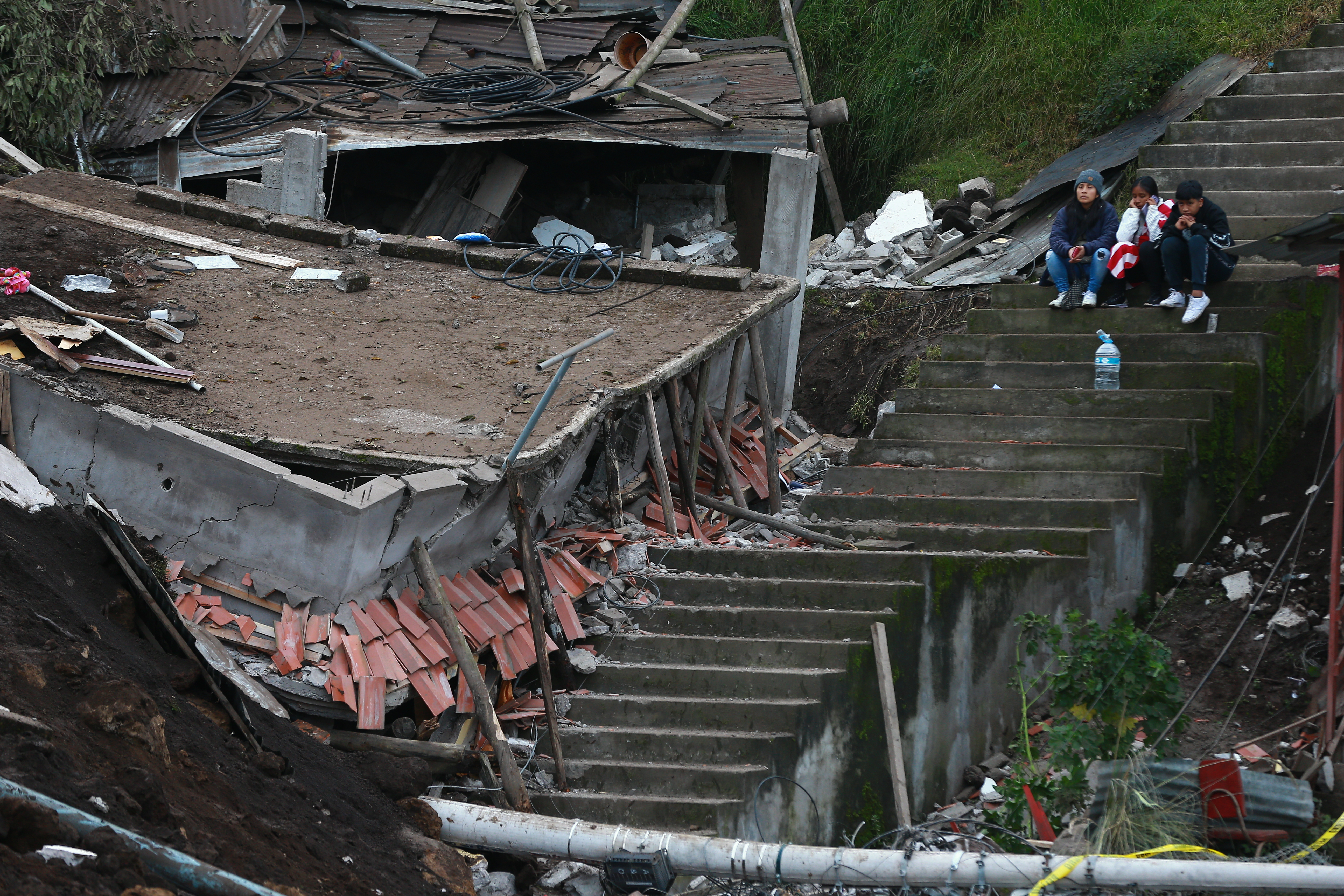 Derrumbe en Alausí, Ecuador, deja al menos siete muertos