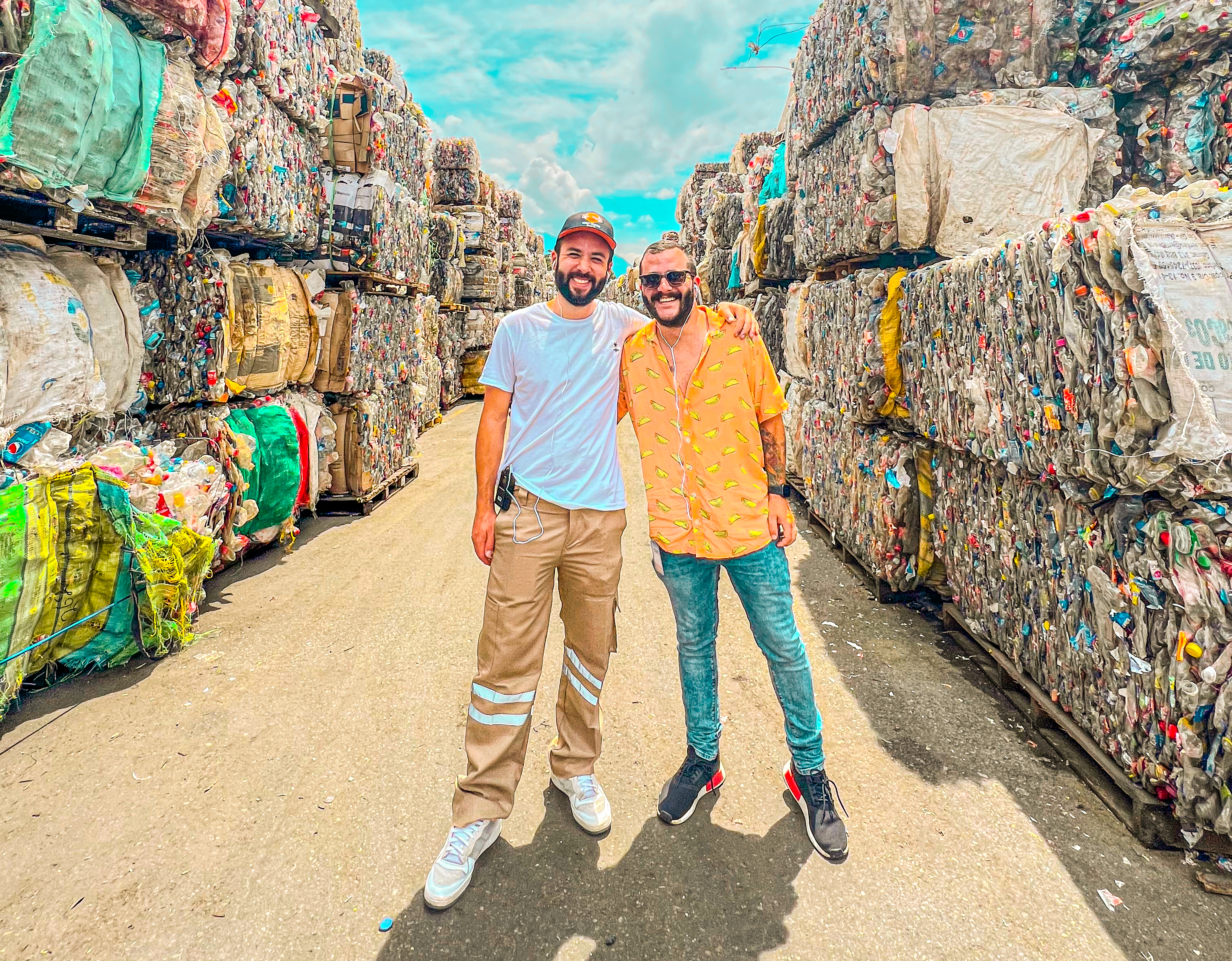 Bohíoplaya, la marca que elabora prendas de vestir con botellas recicladas