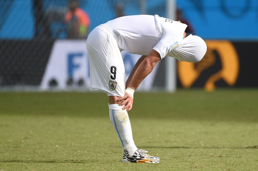 Luis Suárez fue sancionado por la FIFA tras morder a Giorgio Chiellini en el Mundial de Brasil 2014.