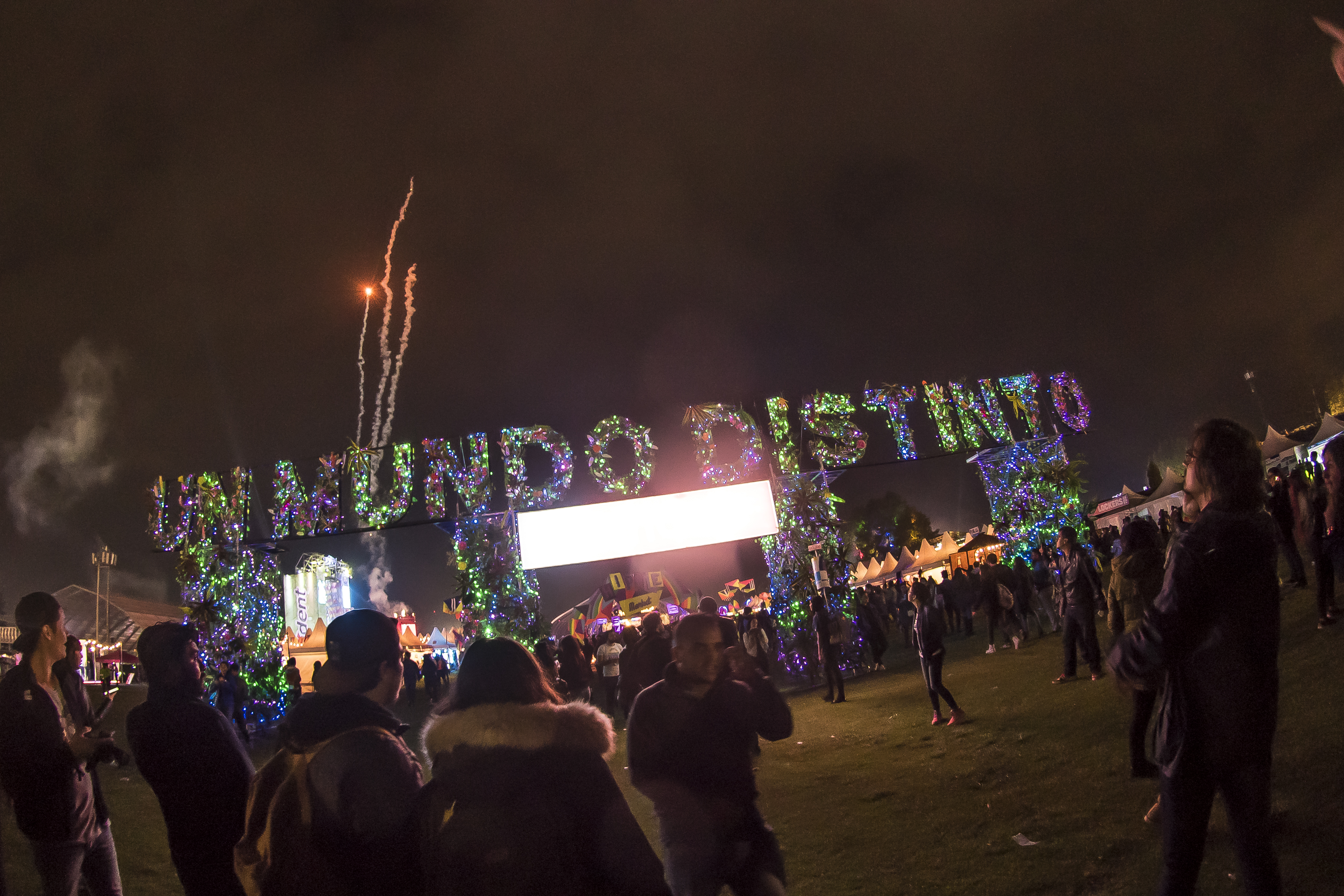 ¿Tus zapatos quedaron sucios después del Estéreo Picnic? Límpialos con este truco