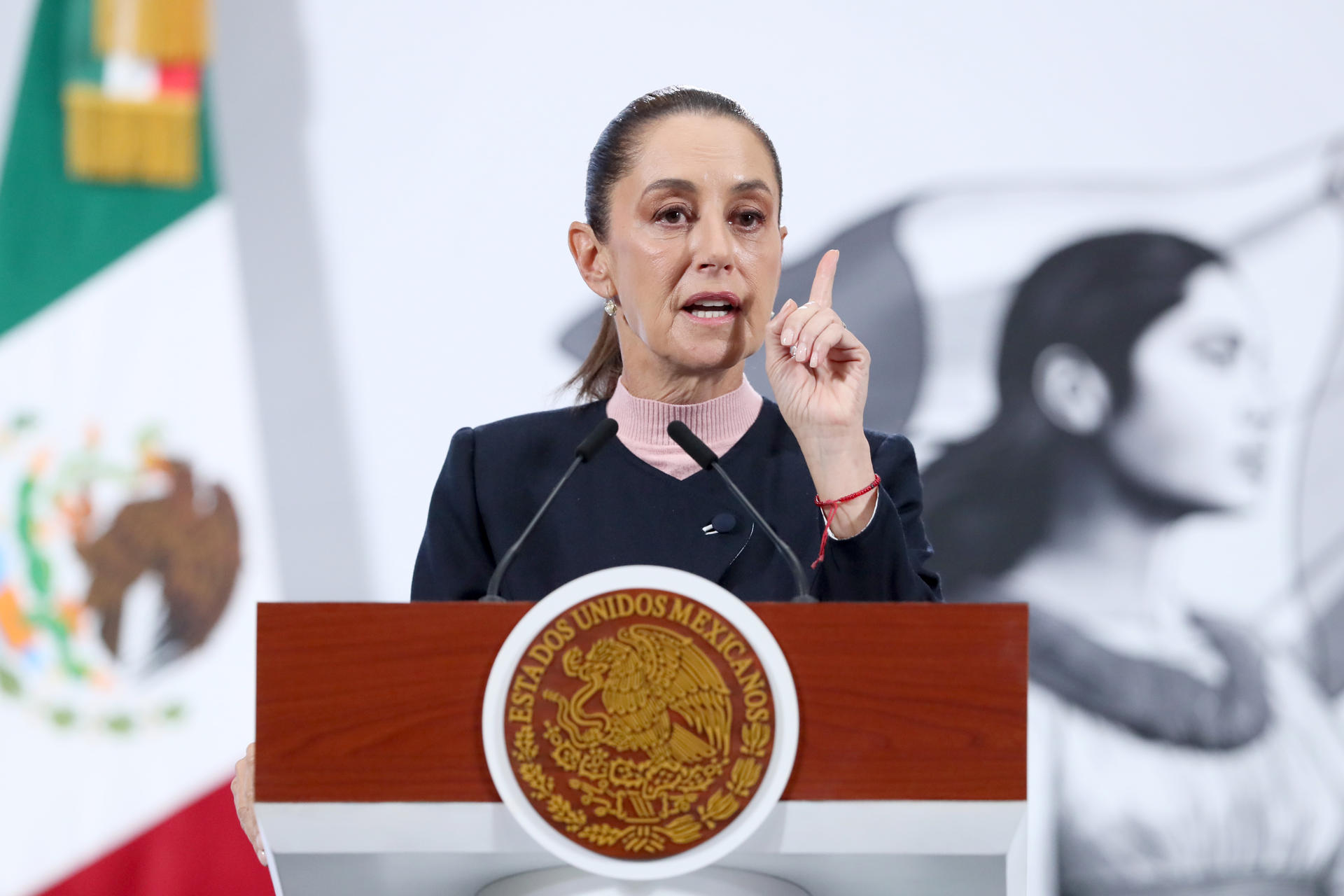 Sheinbaum presenta denuncia contra su acosador y recibe solidaridad internacional