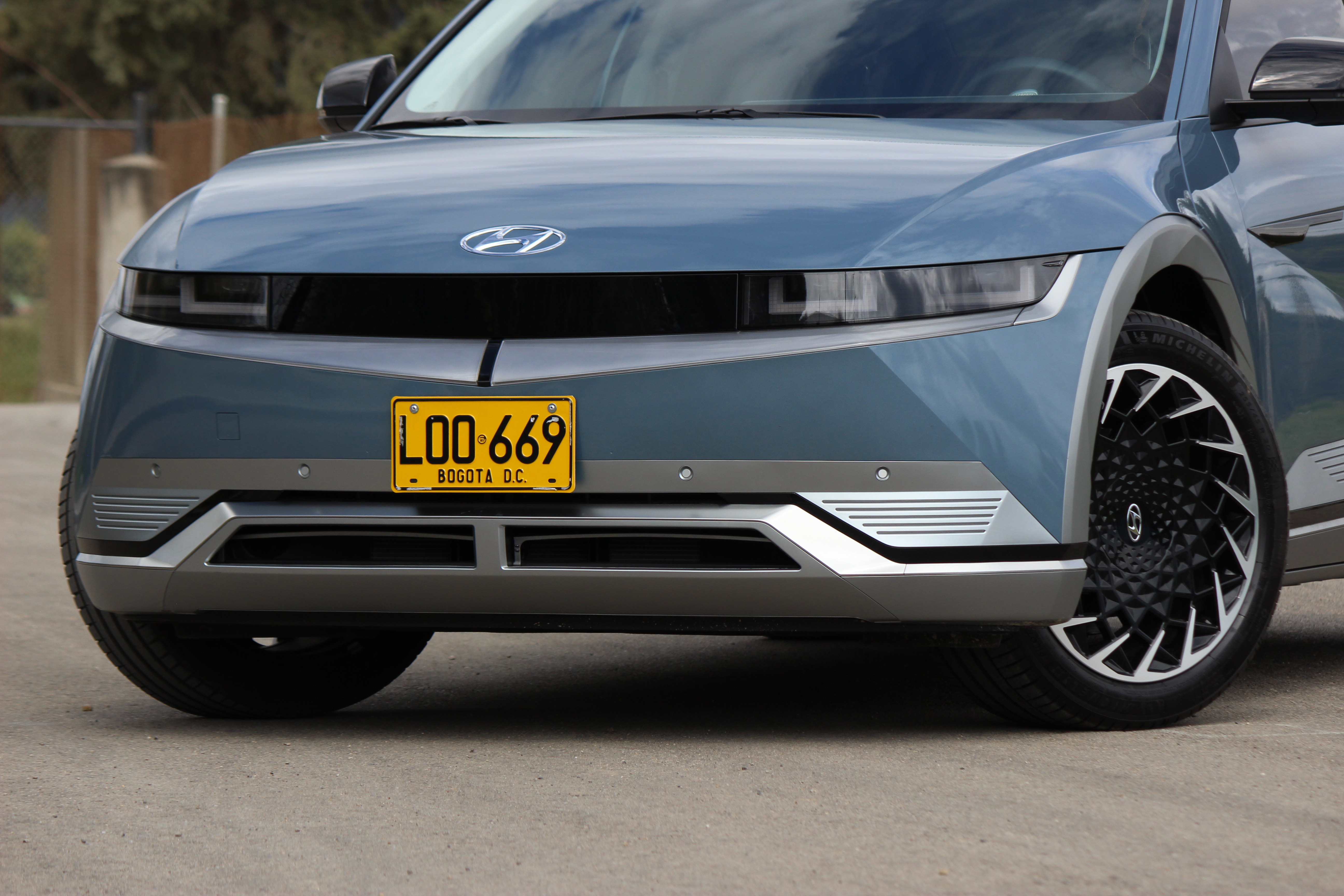 Los rines del Hyundai Ioniq 5 que llegó a Colombia son de 20 pulgadas.