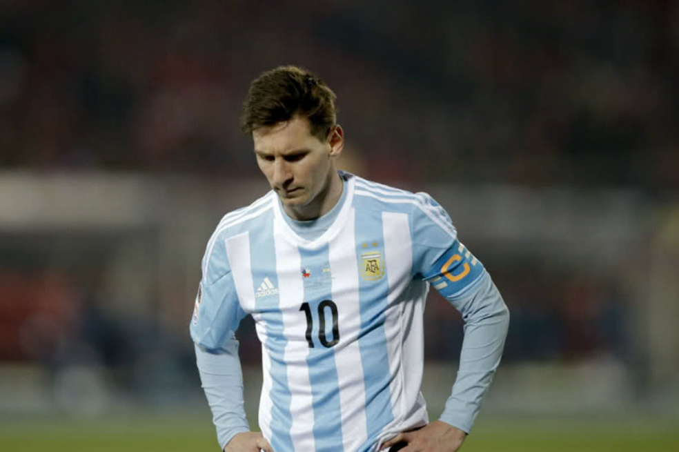 Investigan a Messi y su padre por presunto lavado de dinero en su fundación